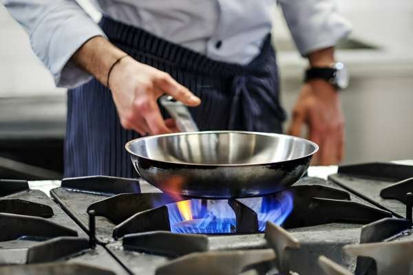 Preparing Your Stainless Steel pans for Cooking
