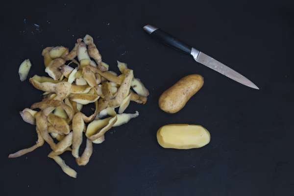 How to peel a potato without a peeler