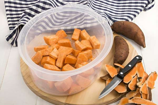 How to peel sweet potatoes without a peeler
